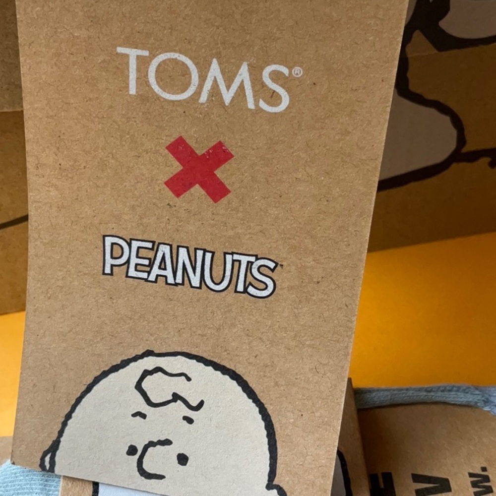 🐾 TOMS X PEANUTS ALPARGATA SHOE BUNDLE 🐾 NWT 🐾 - Picture 5 of 15